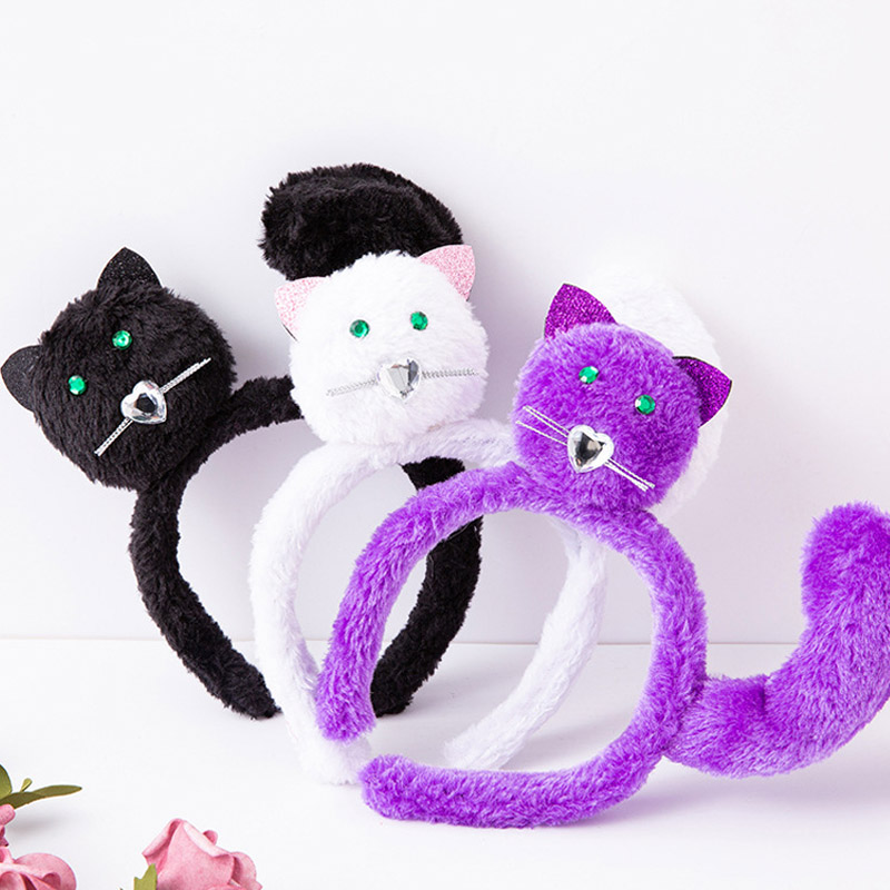 Kartun Plush mencuci kepala muka