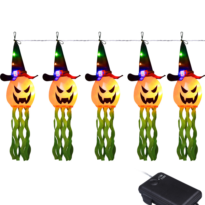 Hiasan Halloween membawa rentetan lampu